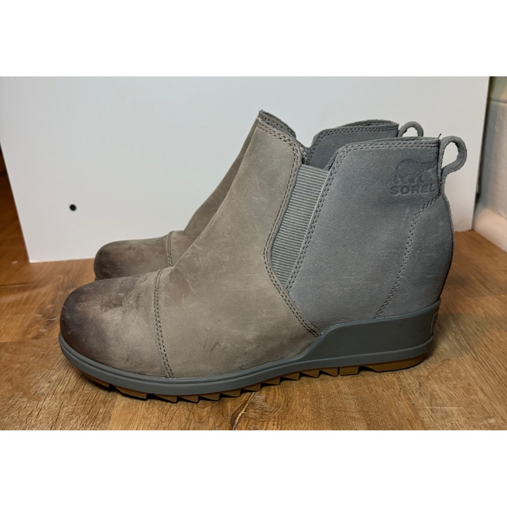 Sorel Evie‎ Waterproof Pull On Chelsea Hidden Wedge Bootie Treaded Sole Sz 7.5